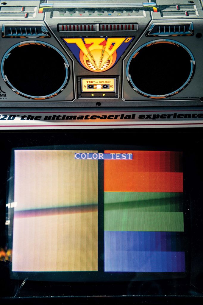 The screen of Atari's game 720°, going through a color test for the game's resolution.